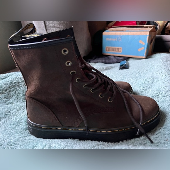 Dr martens 8 eyelet boot size 8 brown leather worn once - Picture 8 of 8